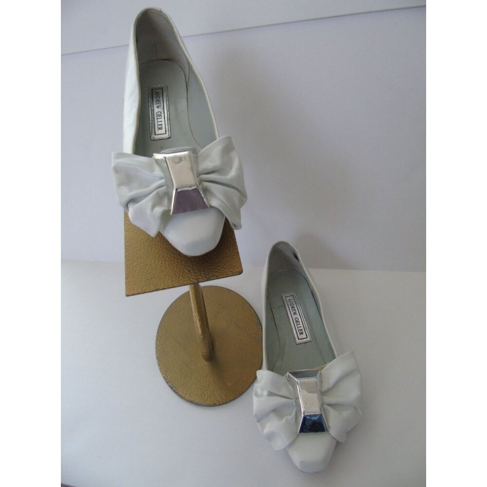 Vintage Shoes Women's Andrew Geller Flat White Slip On Silver White Bow Size 6M